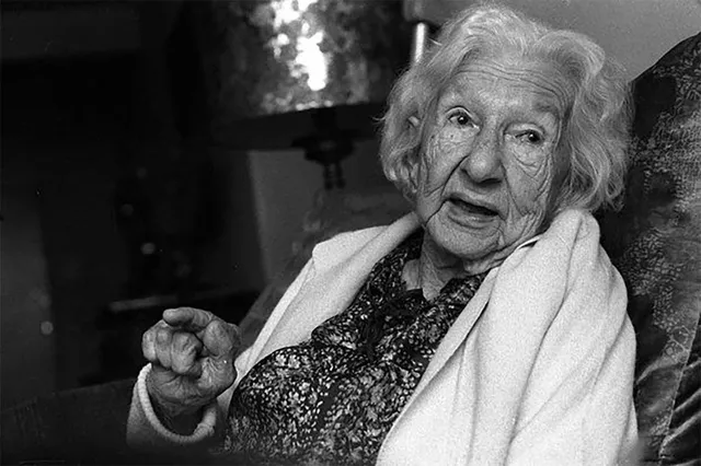 Do signo de leão e suas imprevisibilidades: Cora Coralina